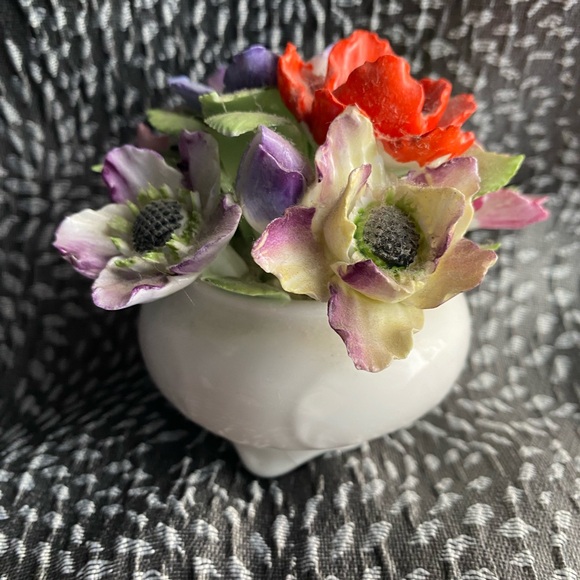 Floral Bone China Arrangement - Picture 2 of 4